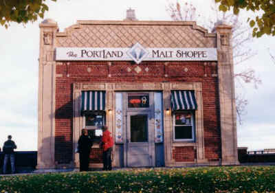 malt shoppe 4.JPG (54284 bytes)